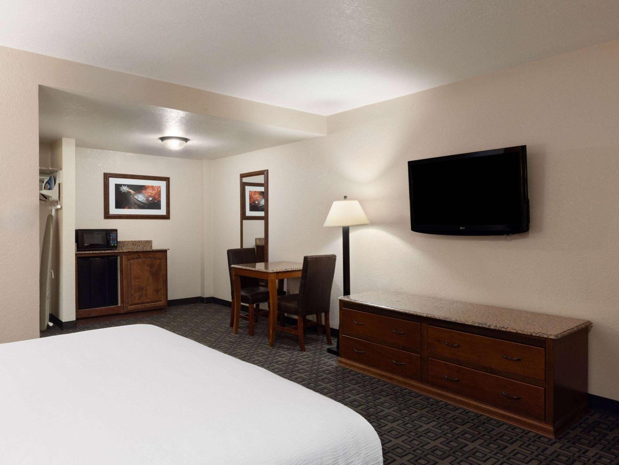 รามาดา บาย วินด์แฮม เอลโก โฮเต็ล แอท สต็อกเมนส์ กาสิโน Hotel เอลโค ภายนอก รูปภาพ