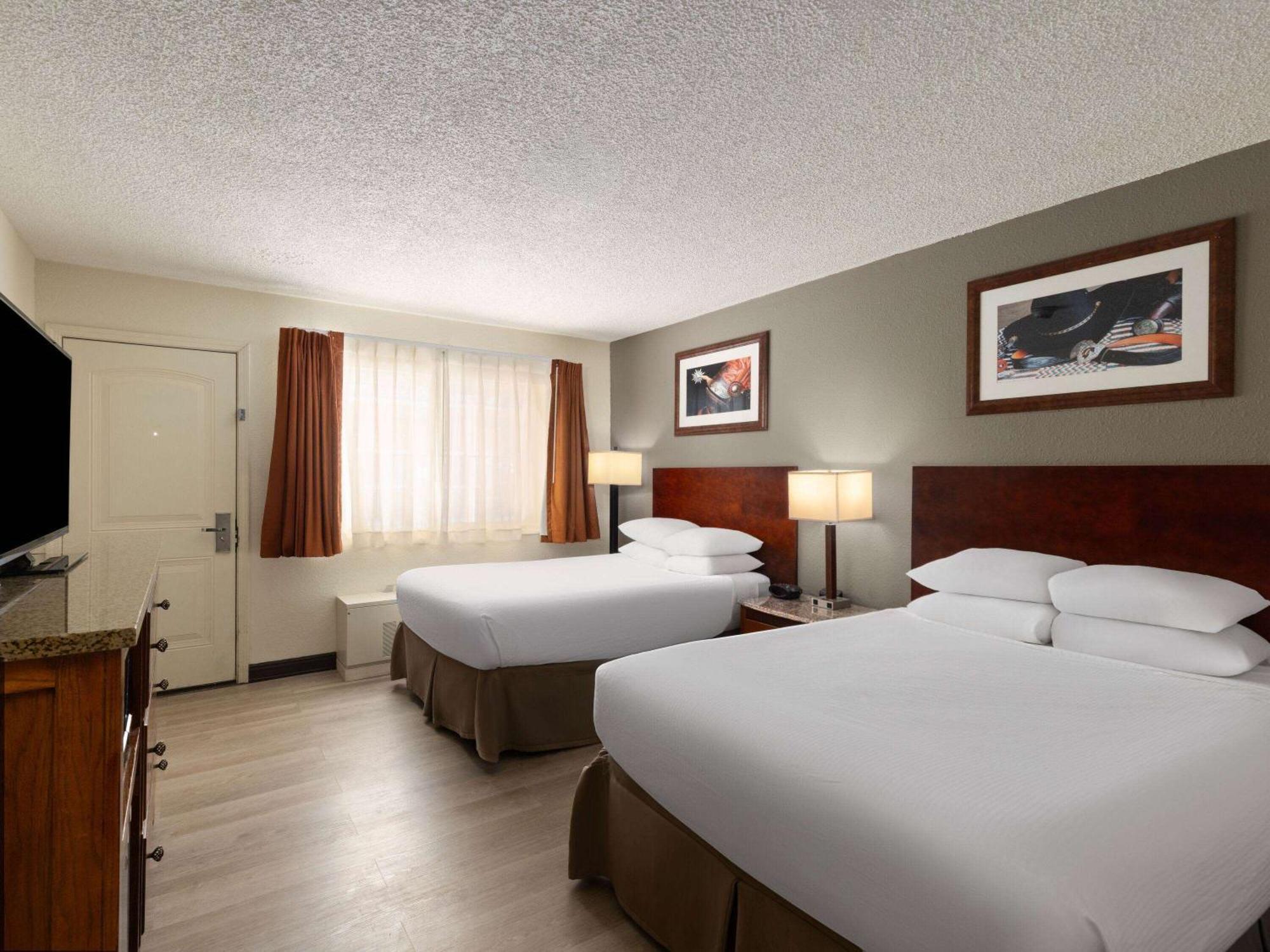 รามาดา บาย วินด์แฮม เอลโก โฮเต็ล แอท สต็อกเมนส์ กาสิโน Hotel เอลโค ภายนอก รูปภาพ
