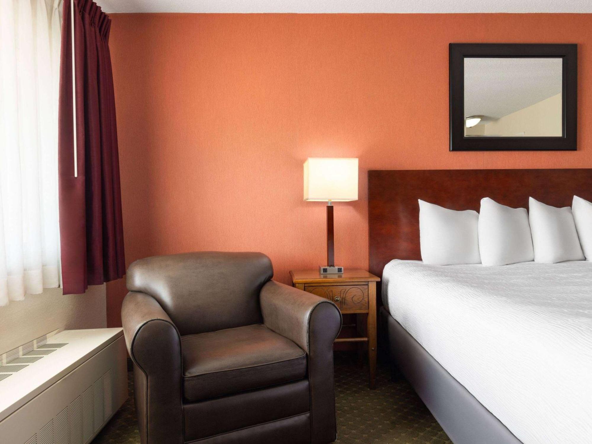 รามาดา บาย วินด์แฮม เอลโก โฮเต็ล แอท สต็อกเมนส์ กาสิโน Hotel เอลโค ภายนอก รูปภาพ