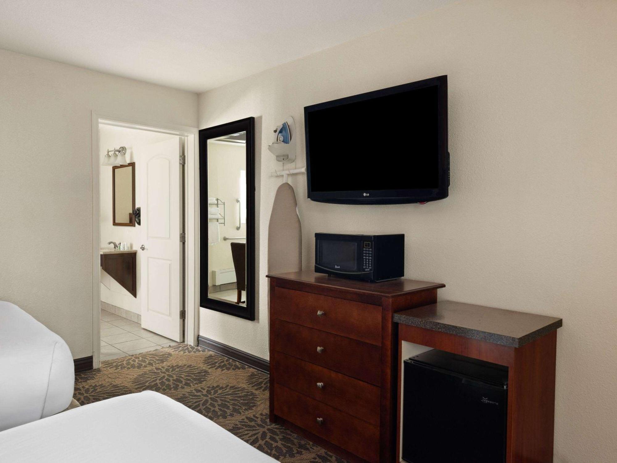 รามาดา บาย วินด์แฮม เอลโก โฮเต็ล แอท สต็อกเมนส์ กาสิโน Hotel เอลโค ภายนอก รูปภาพ